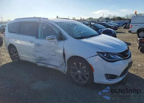 2018 Chrysler Pacifica Limited z USA, uszkodzony, nr VIN 2C4RC1GG2JR103497